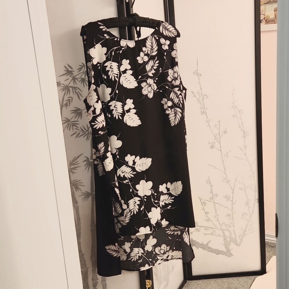 Summery Sleeveless Tunic, black with white print, XL